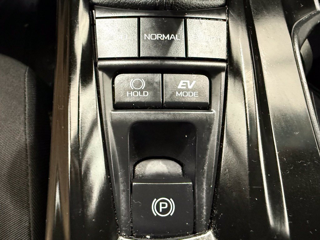 Used 2025 Toyota Camry LE FWD image 37