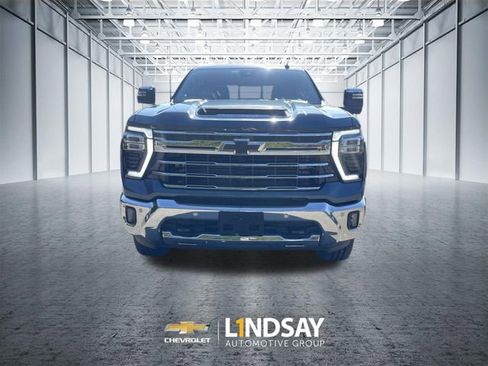 Used 2025 Chevrolet Silverado 3500 LTZ w/ LTZ Plus Package AWD/4WD image 3