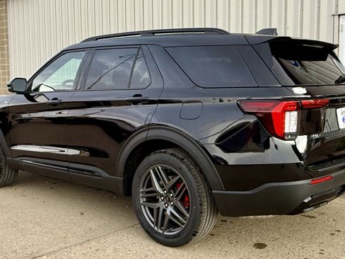 New 2026 Ford Explorer ST-Line w/ ST-Line Street Pack AWD/4WD image 7