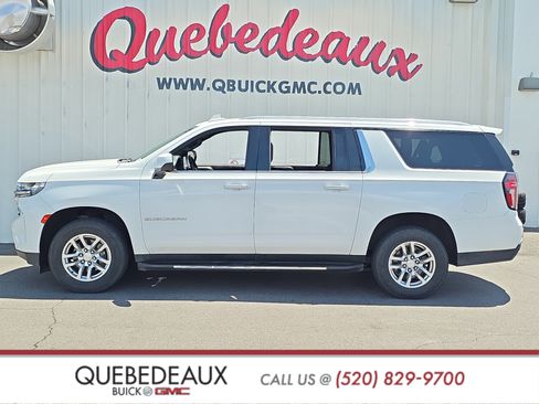 Used 2022 Chevrolet Suburban LT RWD image 4