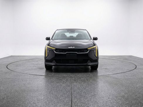 Used 2025 Kia K4 FWD image 2
