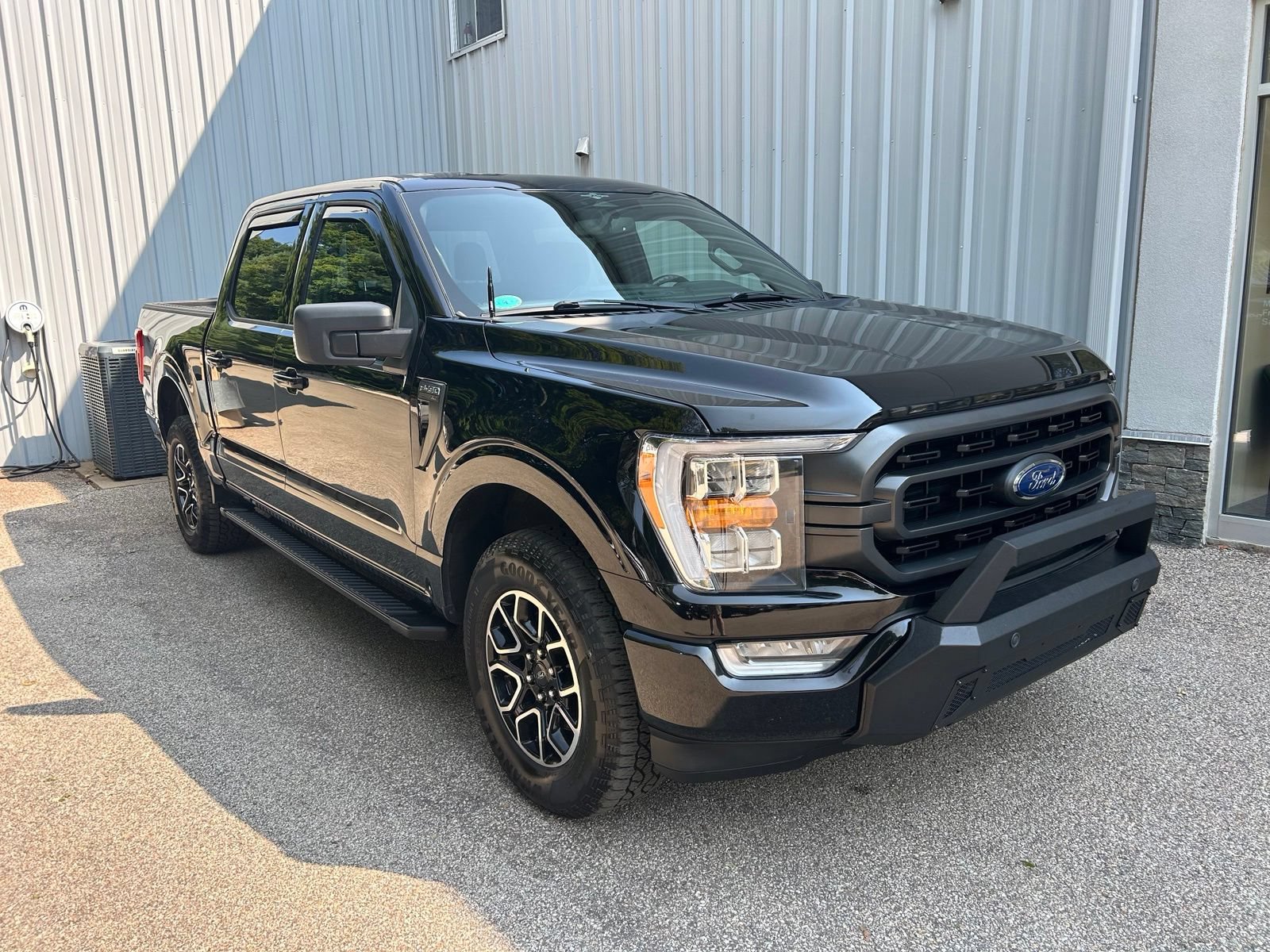 Used 2023 Ford F150 XLT w/ Equipment Group 302A High AWD/4WD image 3