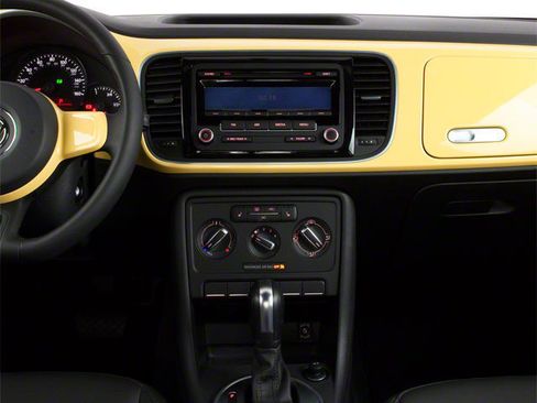 Used 2012 Volkswagen Beetle 2.0T FWD image 10