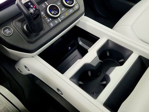 Used 2025 Land Rover Defender 90 S image 16