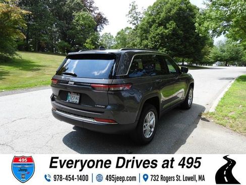 Used 2025 Jeep Grand Cherokee Laredo X AWD/4WD image 5