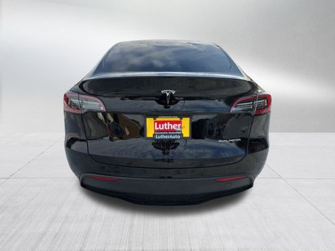 Used 2021 Tesla Model Y Long Range image 4