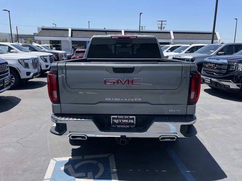 New 2026 GMC Sierra 1500 SLT w/ SLT Premium Package AWD/4WD image 4