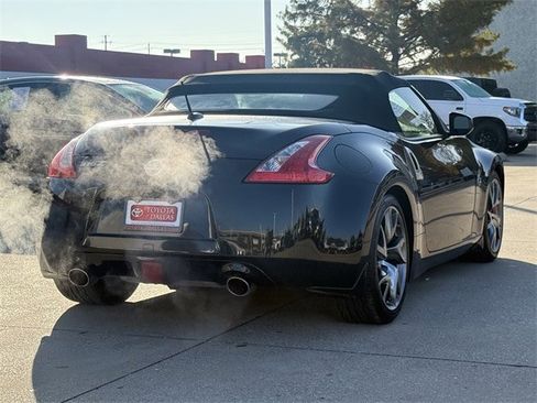 Used 2013 Nissan 370Z Touring w/ Sport Pkg image 4