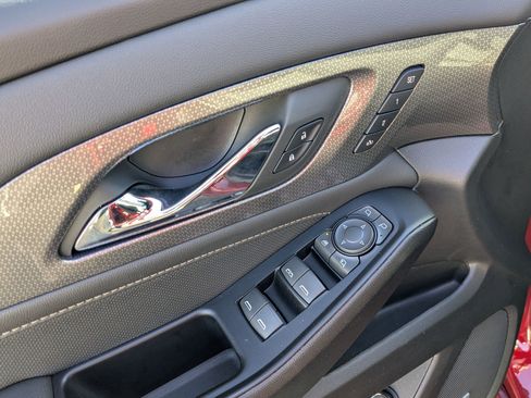 Used 2023 Chevrolet Traverse Premier image 15