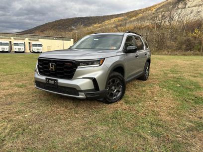 Used 2025 Honda Pilot TrailSport