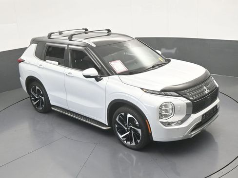 Used 2024 Mitsubishi Outlander SEL AWD/4WD image 68