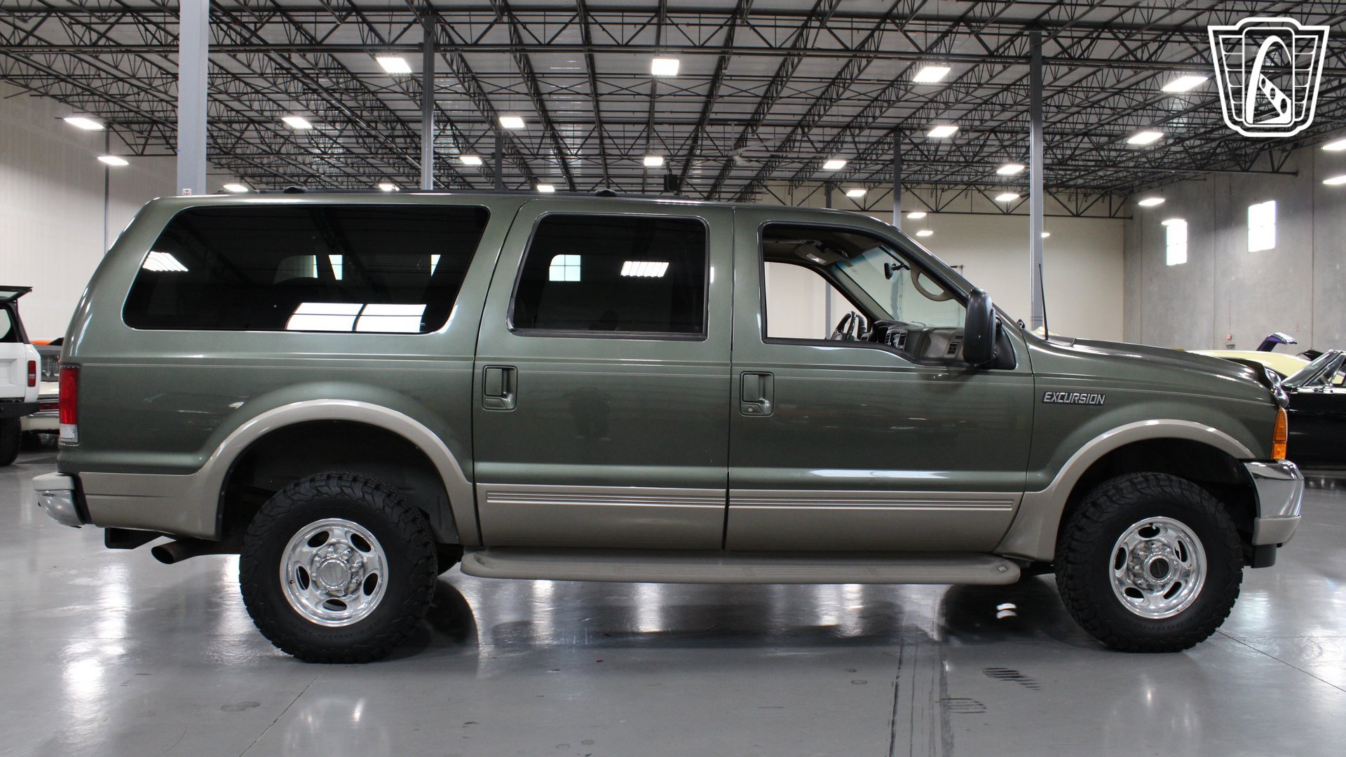 Used 2001 Ford Excursion Limited AWD/4WD image 8