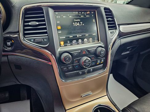 Used 2015 Jeep Grand Cherokee Overland image 22