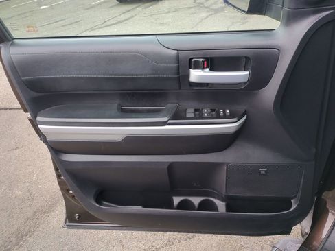 Used 2020 Toyota Tundra Limited w/ Limited Premium Package image 9