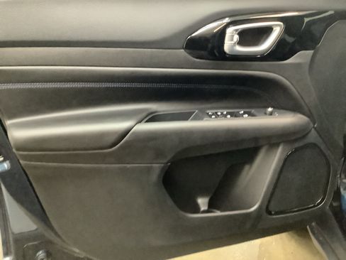New 2026 Jeep Compass Latitude AWD/4WD image 11