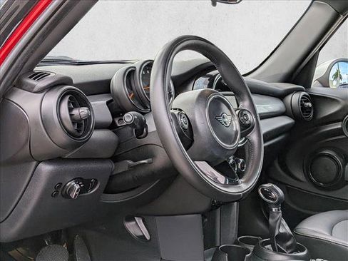Used 2019 MINI Cooper 4-Door Hardtop image 10