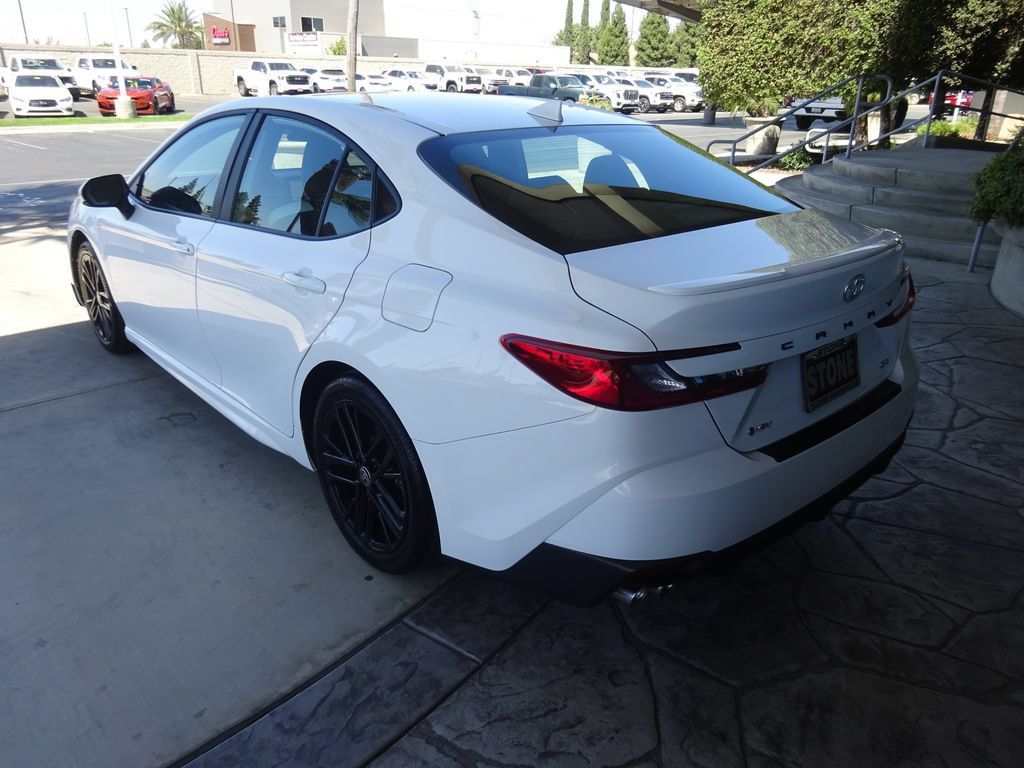 Used 2025 Toyota Camry SE FWD image 5