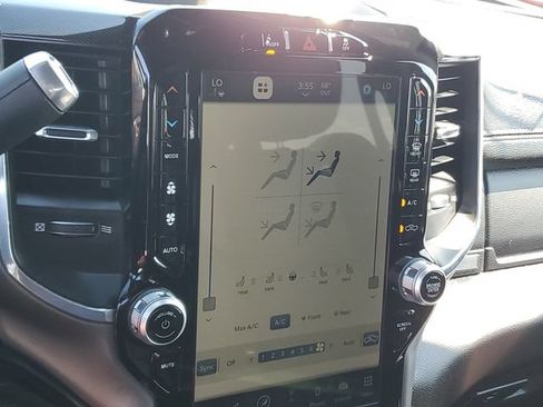 Used 2022 RAM 3500 Laramie AWD/4WD image 17