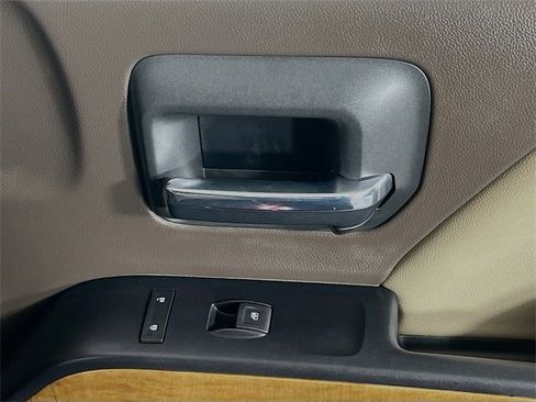 Used 2018 Chevrolet Silverado 1500 LTZ image 31