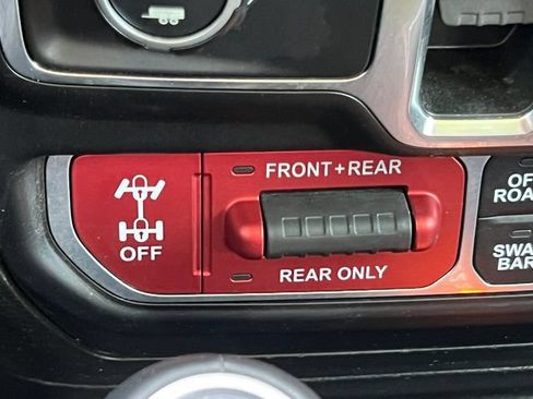 Used 2021 Jeep Gladiator Rubicon AWD/4WD image 29