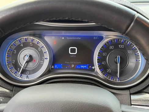 Used 2022 Chrysler 300 Touring L RWD image 25