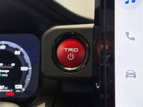 Used 2025 Toyota 4Runner TRD Off-Road Premium w/ Tow Technology Package AWD/4WD image 28