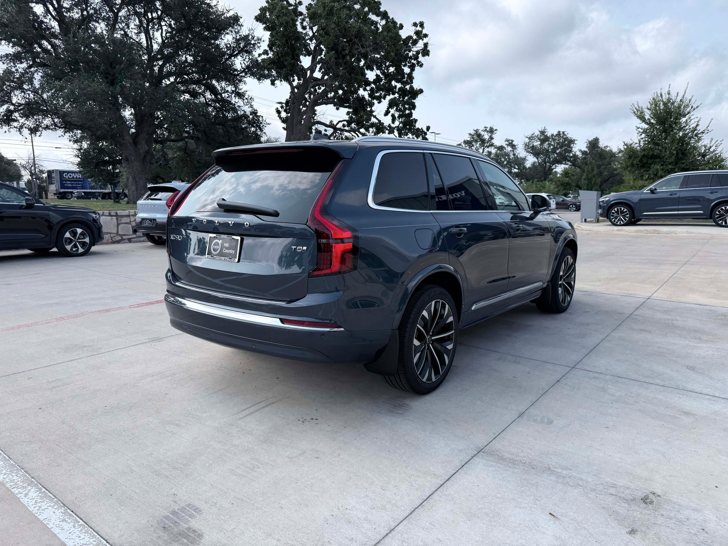 New 2026 Volvo XC90 T8 Plus w/ Protection Package Premier AWD/4WD image 6
