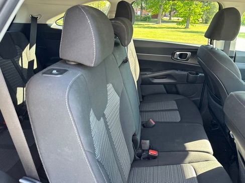 Certified 2023 Kia Sorento LX FWD image 20