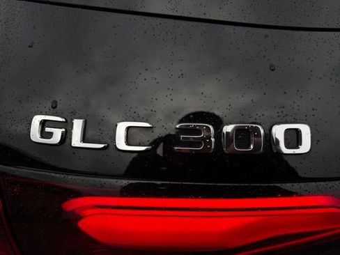 Used 2023 Mercedes-Benz GLC 300 4MATIC image 9
