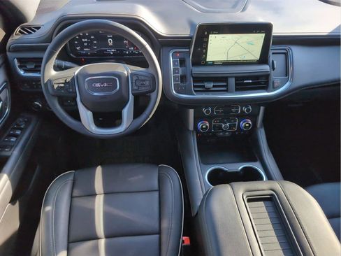 Used 2023 GMC Yukon SLT w/ SLT Premium Package image 34