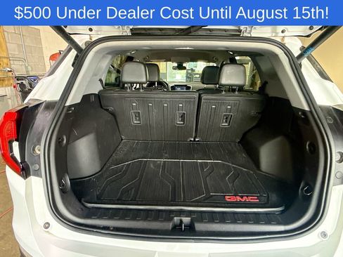 Used 2024 GMC Terrain SLT w/ LPO, Floor Liner Package AWD/4WD image 26