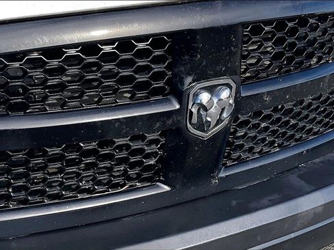 Used 2015 RAM 1500 Tradesman image 29