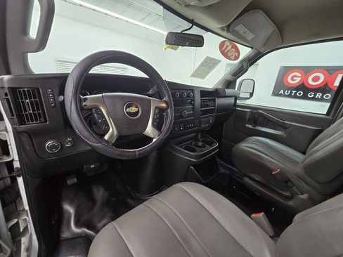 Used 2017 Chevrolet Express 2500 Extended image 11