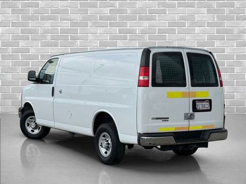 Used 2014 Chevrolet Express 2500 RWD image 4