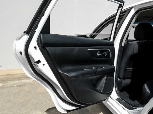 Used 2018 Nissan Altima 2.5 SV image 43