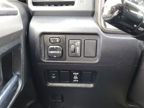 Used 2018 Toyota 4Runner SR5 AWD/4WD image 21