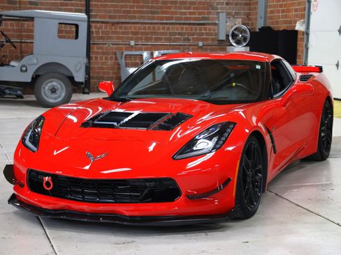 Used 2017 Chevrolet Corvette Stingray Coupe image 3