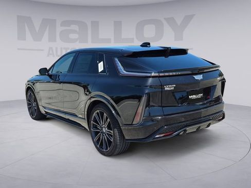 Used 2026 Cadillac Lyriq V AWD/4WD image 3