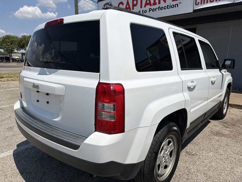 Used 2015 Jeep Patriot Sport w/ Power Value Group FWD image 3