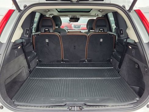 Used 2020 Volvo XC90 T6 Momentum w/ Protection Package Premier image 29