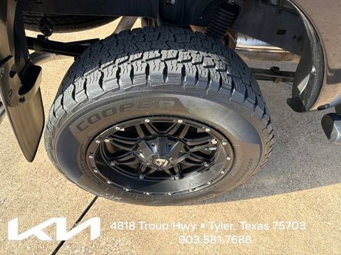 Used 2011 Toyota Tacoma 4x4 Double Cab w/ SR5 Pkg #2 image 10