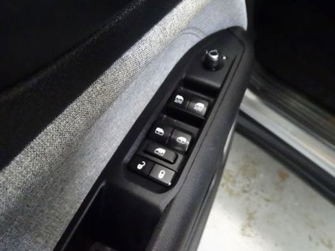 Certified 2023 Jeep Compass Latitude w/ Sun and Sound Group image 10