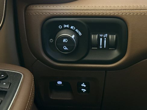 Used 2020 RAM 1500 Limited RWD image 34