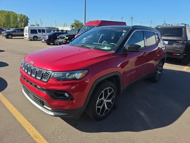 Used 2024 Jeep Compass Limited AWD/4WD image 2