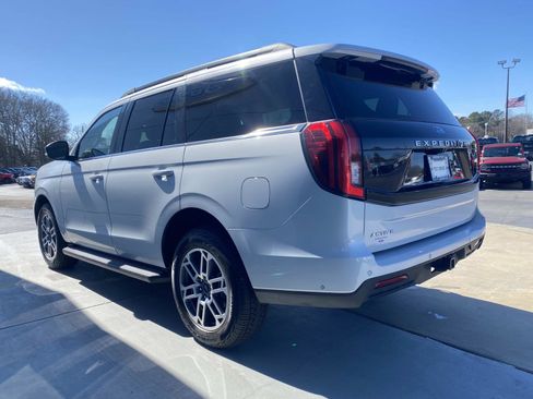 Used 2025 Ford Expedition Active image 10