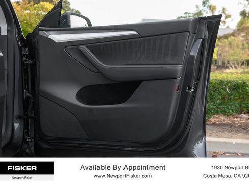 Used 2024 Tesla Model Y Long Range AWD/4WD image 30
