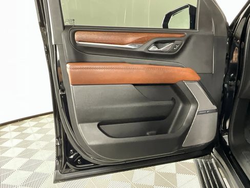 Used 2023 GMC Yukon Denali Ultimate image 18