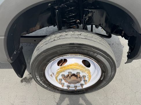 Used 2017 Ford F450 XL w/ Power Equipment Group image 15