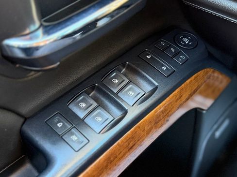 Used 2018 Chevrolet Silverado 1500 High Country image 24