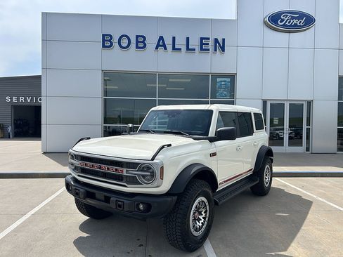 New 2026 Ford Bronco Outer Banks w/ Sasquatch Package AWD/4WD image 1